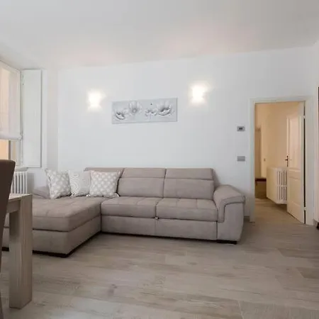 Davide , Via Garibaldi Con Balcone Апартаменты *